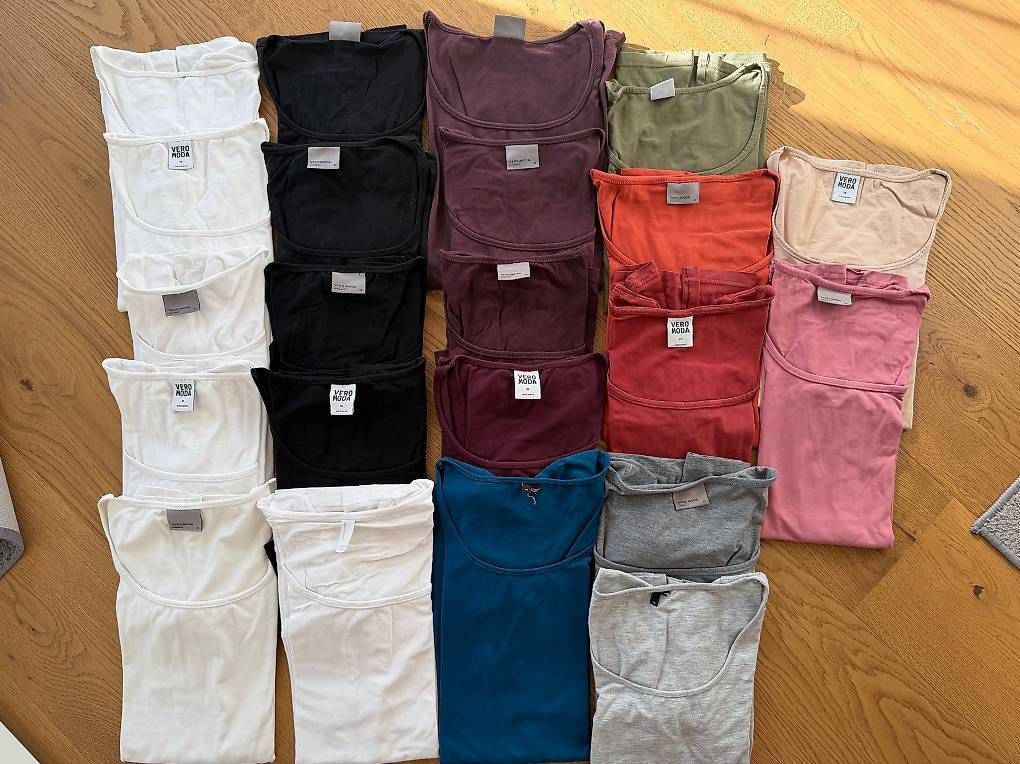 T-Shirts: Basic langarm Shirt von Vero Moda Gr. XS – Gebraucht aus Lengnau AG von ste_dmz5