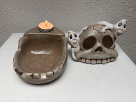 Teelichthalter Totenkopf mit Geistern Keramik gebraucht