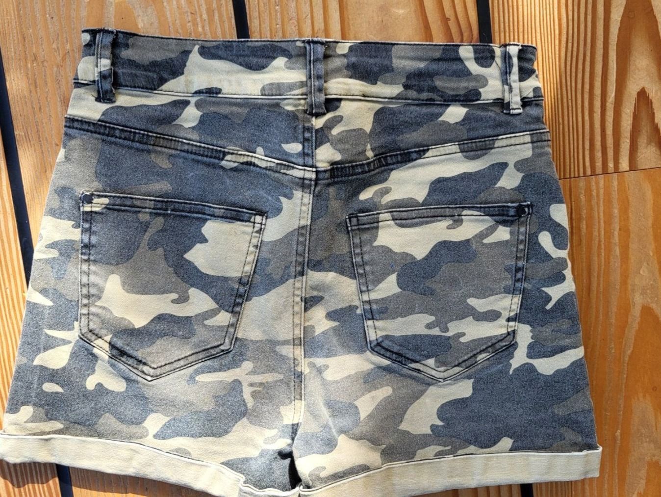 Pantaloni: Shorts military Style M – Usato da Zürich venduto da Sibetti 1