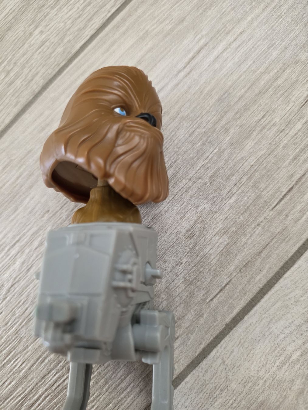 Mc Donald's Figuren: McDonald's Star Wars Chewbacca AT-ST Figur 2008 – Gebraucht aus Dorf von Echo_Elements 2