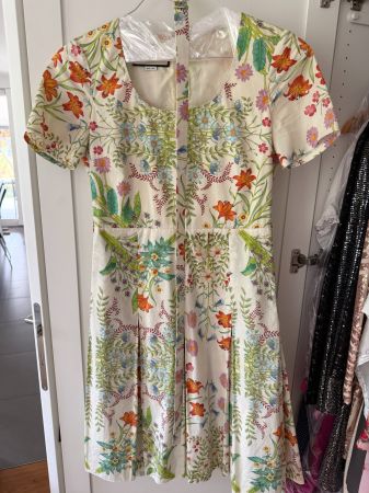 Gucci Kleid mit Blumenmuster in Beige, Grösse S (ITA 40)