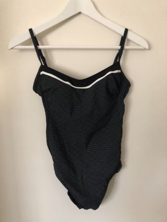 Lidea Badeanzug schwarz/weiss gepunktet, Gr. 36C, neuwertig