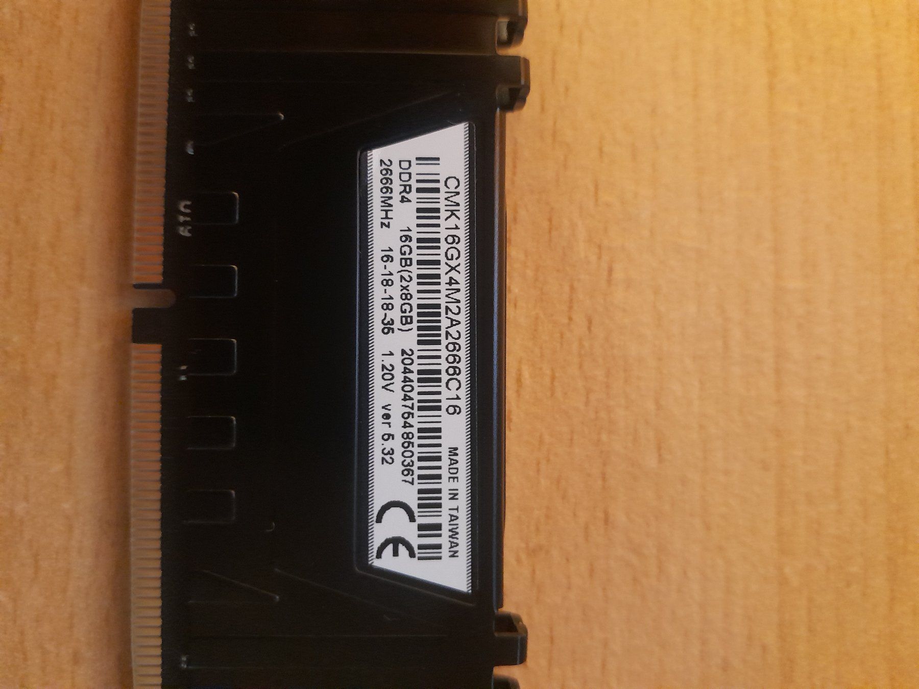 Mémoire RAM Corsair Vengeance LPX 16gb (Gebraucht) in GAMPELEN für CHF ...