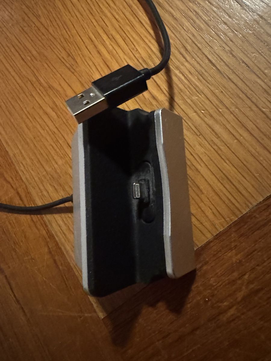 Dockingstation: Apple Lightning Docking station – Gebraucht aus Grindelwald von yoloflip45 1