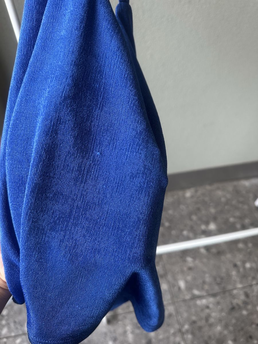 Tops: Schönes blaues Halterneck Oberteil – D'occasion à Volketswil par hal_65hj 2