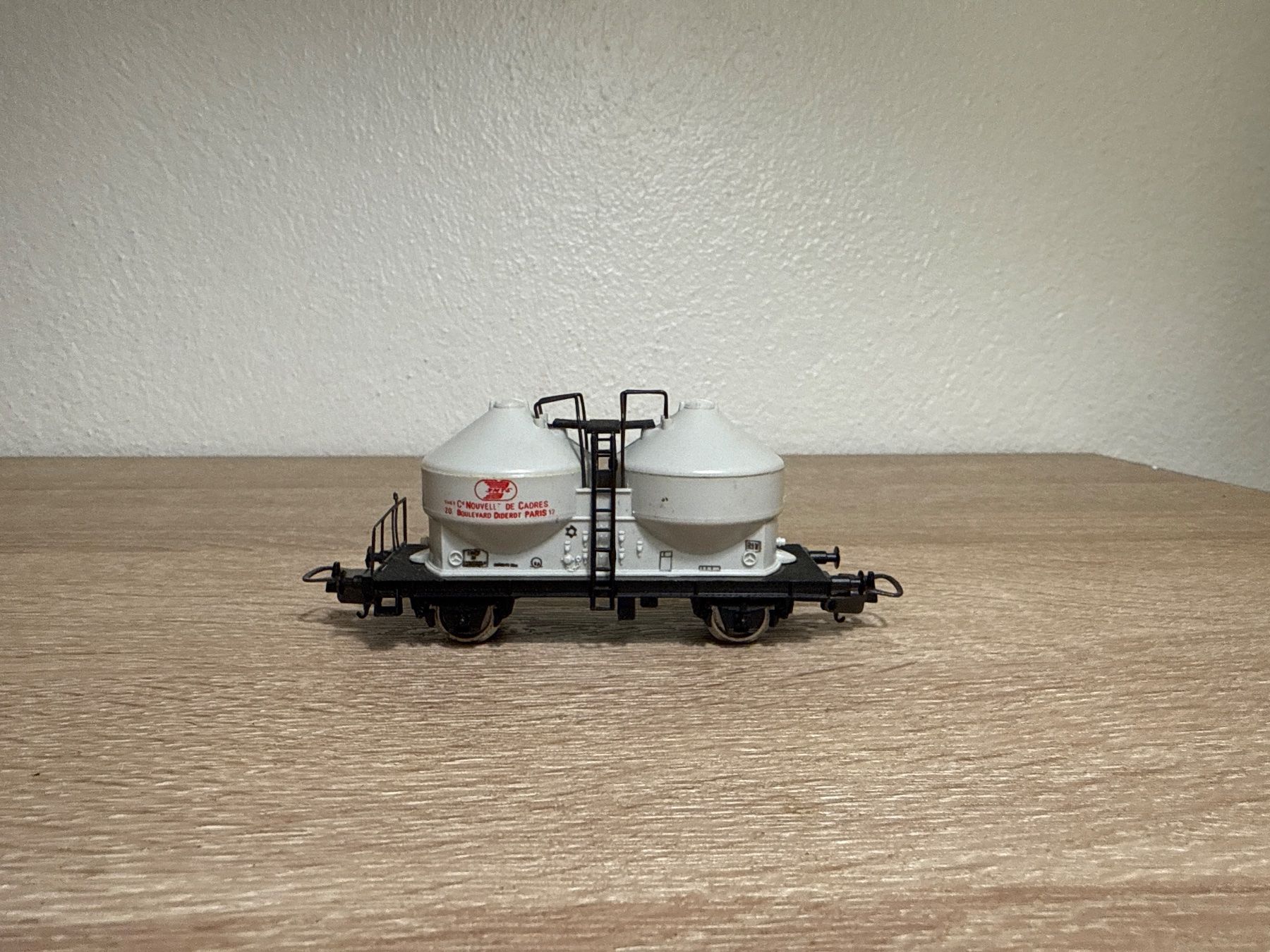 Lima Modellini di ferrovie: Lima Silowagen SNCF H0 (52) – Usato da St-Aubin-Sauges venduto da tantome