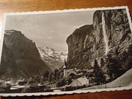 Lauterbrunnen mit Staubbachfall, um 1950, ungelaufen