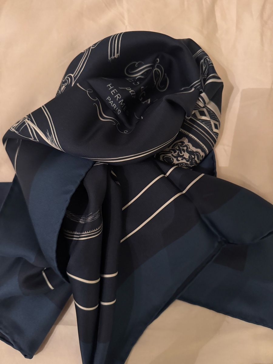Hermès Foulard & Sciarpe: Hermès carré double face Brides de Gala – Nuovo e nell'imballaggio originale da Genève venduto da Allisgood 7