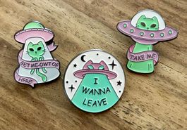 3x Pin Katzen Ufo