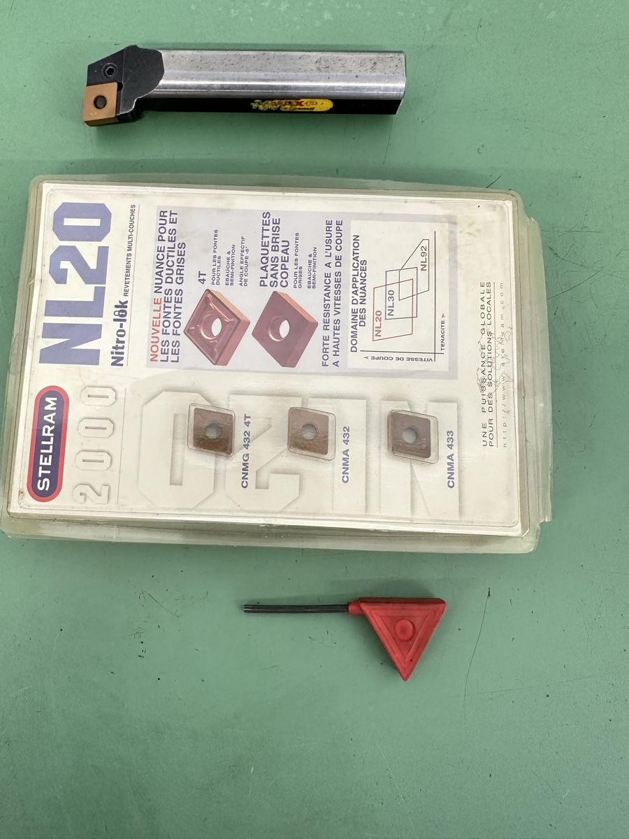 Tutti gli attrezzi: Drehstahlhalter, Turning Tool Holder S25T-PCLN with inserts  – Nuovo (secondo la descrizione) da Aarberg venduto da SNMachines