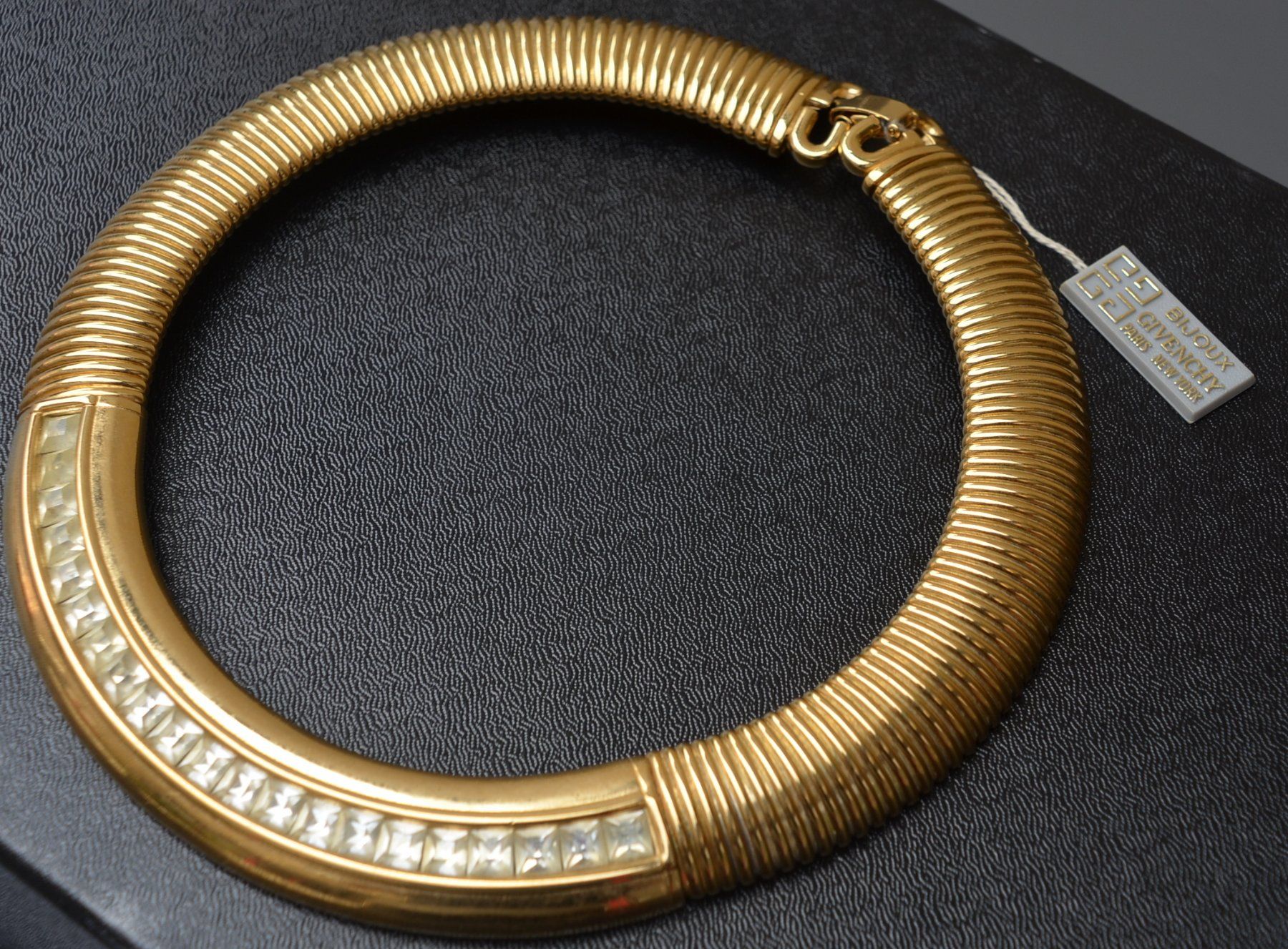 Givenchy Catenine: Givenchy Halskette / Collier – Nuovo (secondo la descrizione) da Collonges venduto da Auganien 2