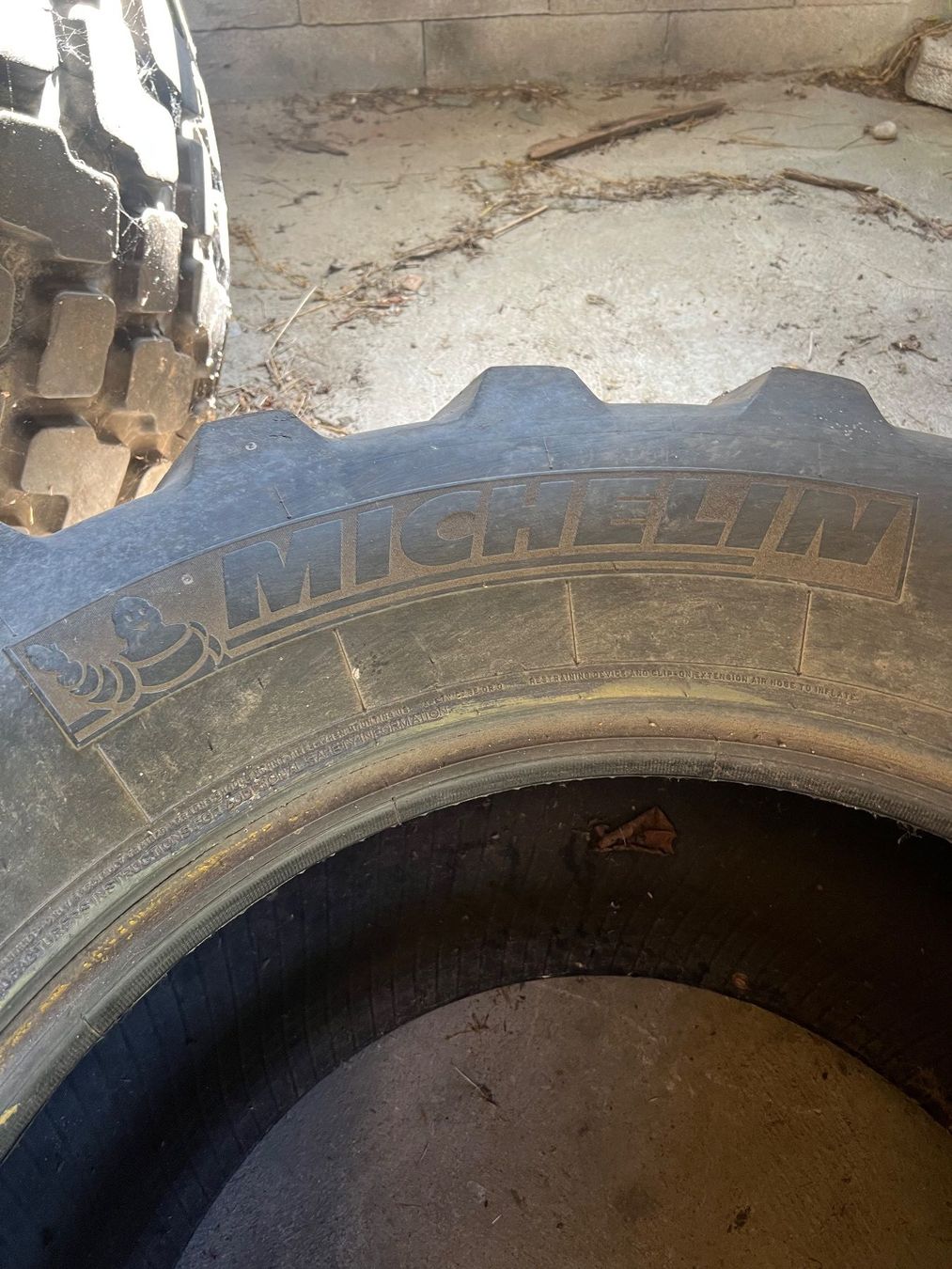 Michelin Pneumatici & Ruote complete: Reifen 540/65 R28 Michelin – Usato da Bleienbach venduto da sch_wh9d 1