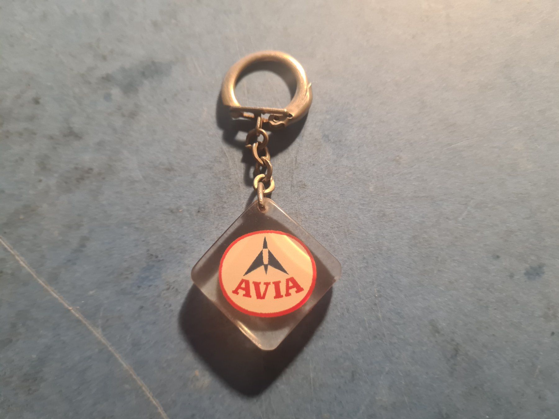 Porte-clés: AVIA  PORTE-CLE  VINTAGE  OLDTIMER  COLLECTION – D'occasion à Bellevue par BURGOLMANIA
