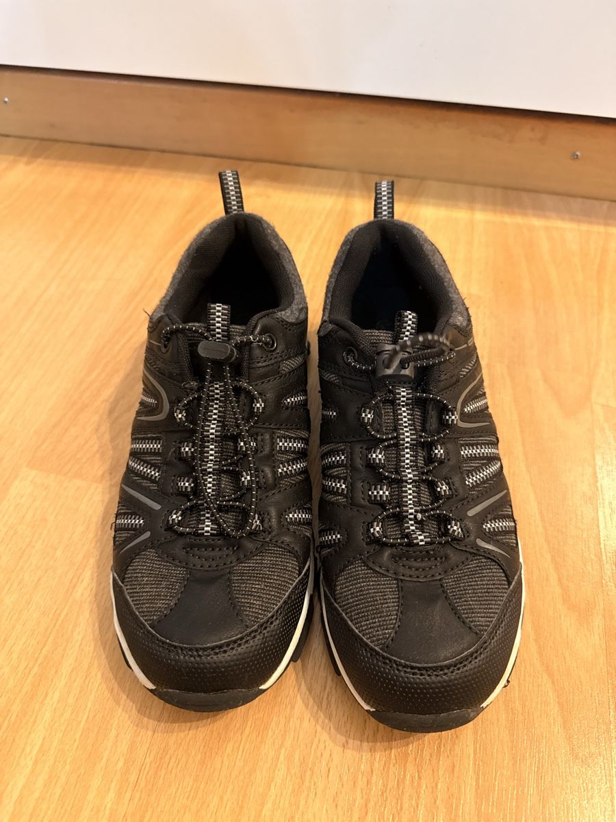 Scarpe da donna: Graceland Wanderschuhe schwarz Grösse 37 leicht gebraucht – Usato da Chur venduto da Pedro.Giesteira 7
