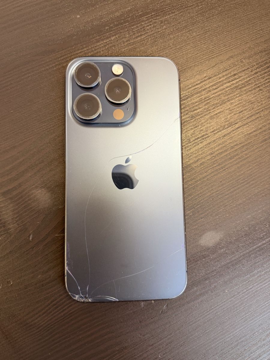Apple Telefoni cellulari / Smartphones: iPhone 15 pro , 128 GB , Akku 96% – Usato da Zürich venduto da Ahmad-776 1