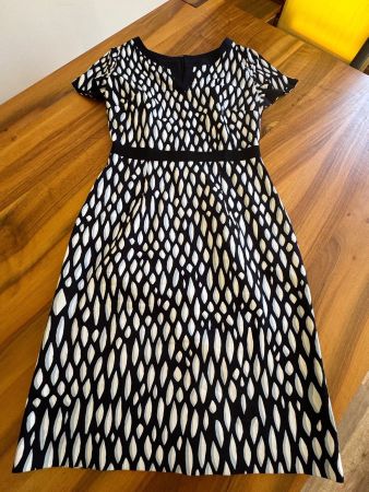 COMMA schickes Sommerkleid Gr. 36 tolles Muster, wie neu!