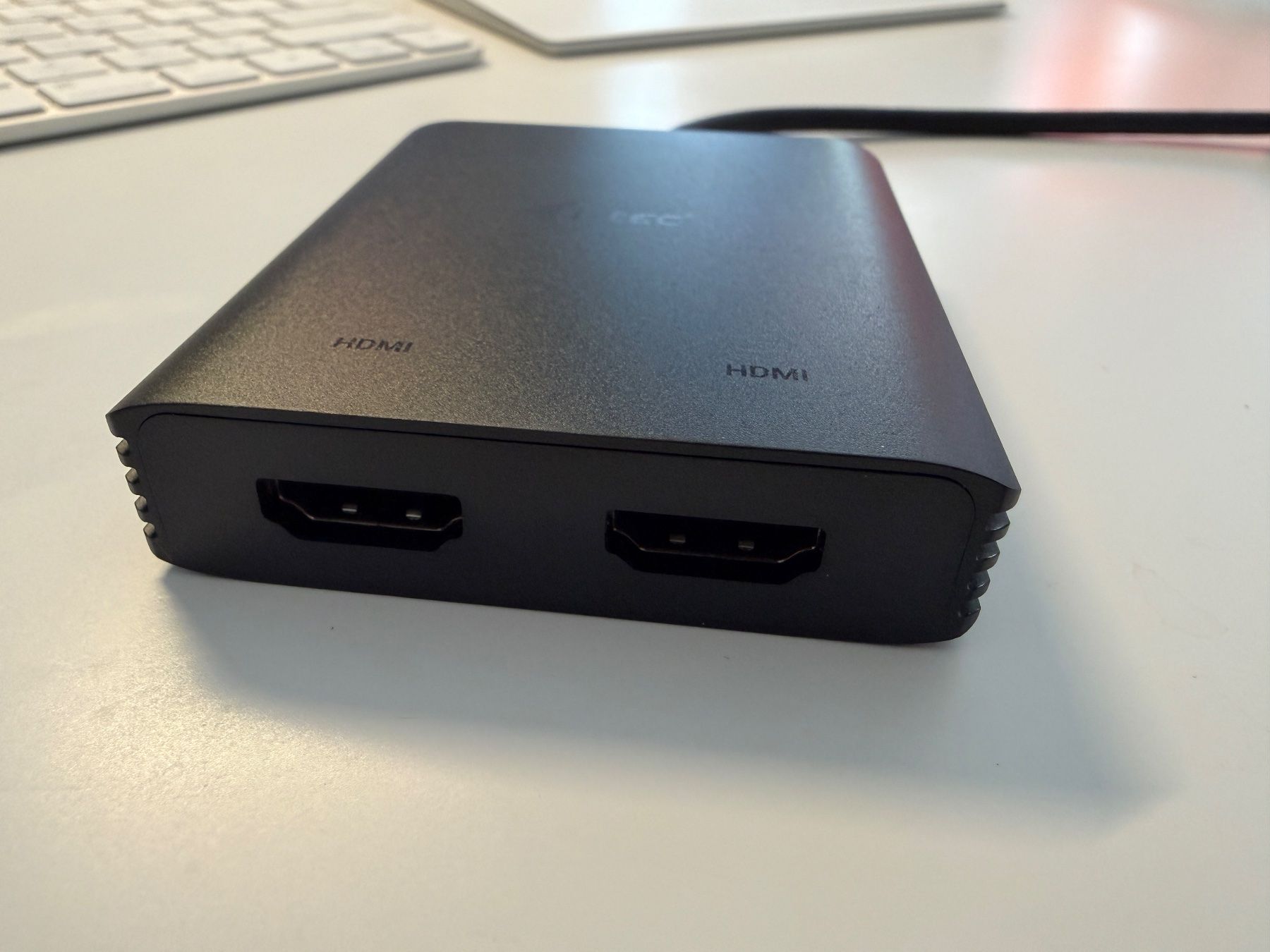 Adaptateurs: USB-C ver double HDMI – D'occasion à Gland par Lucie1201 1