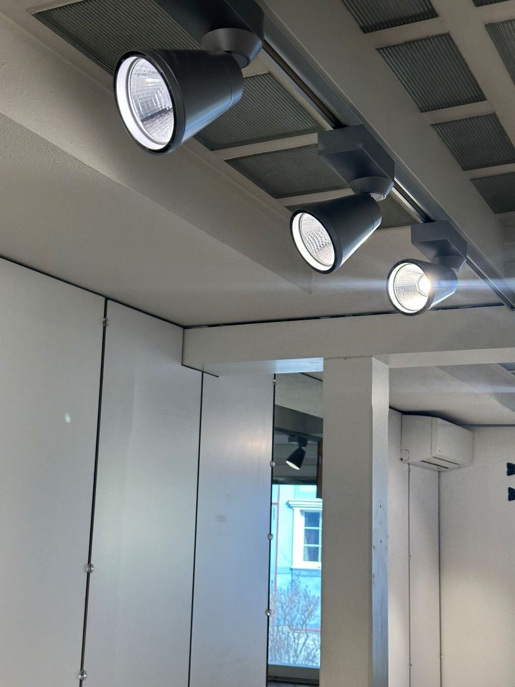 Lampen: Spotlampen 50 Stück – Gebraucht aus Appenzell von Goldener 1