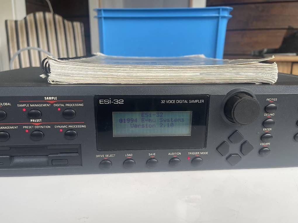 Strumenti musicali: E-MU EMU ESI-32 Digital Sampler – Usato da Alpnach Dorf venduto da GuntaKinte