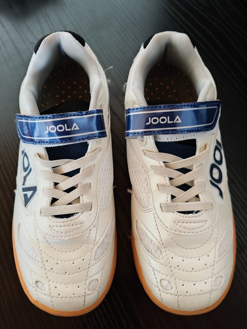 Scarpe per ragazzi: Chaussure de sport intérieur Joola scratch taille 35 – Usato da Farvagny-le-Petit venduto da skultetc