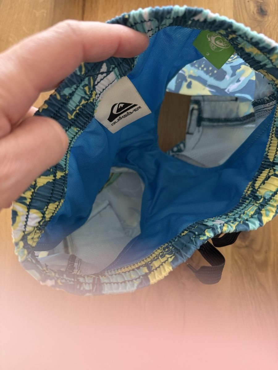 Pantaloni: Badehose Quiksilver 3 Jahre – Usato da Aarberg venduto da holidays00 1