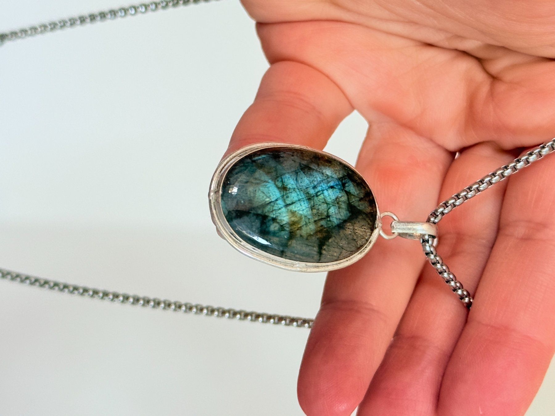 Ketten: Collier avec labradorite - Élégant & Naturel! – Neu und originalverpackt aus Genève von AWWA 3