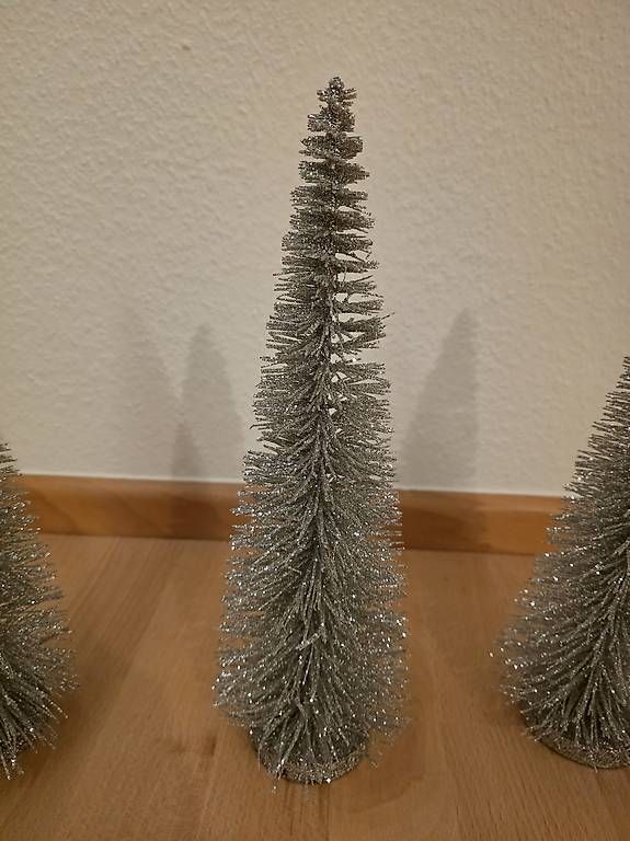 Toutes les décorations: Glitzertannenbäume – D'occasion à Oberwil BL par luc_z97t