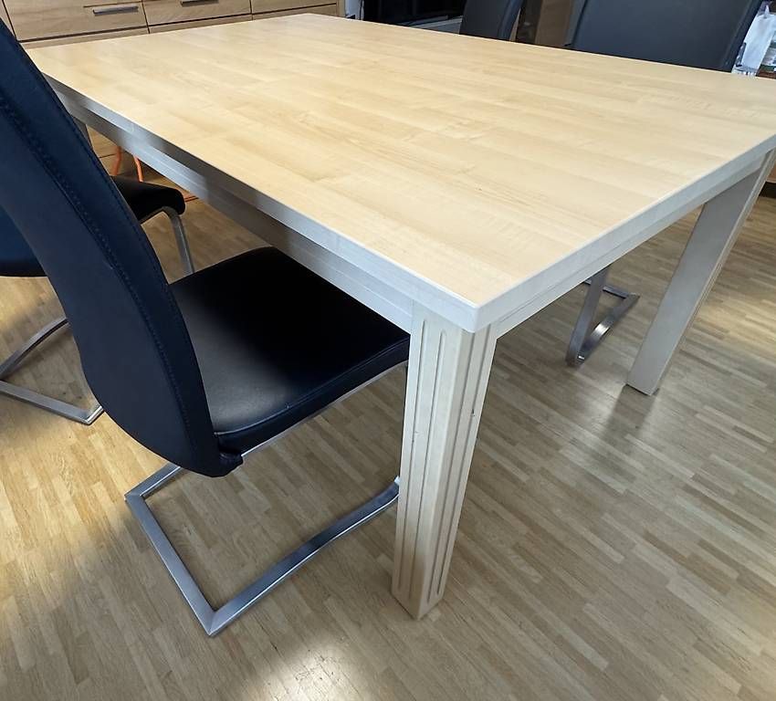 Tischset: Esstisch ausziehbar und 4 Stühle – Gebraucht aus Winterthur von Schaukelpferdchen 3