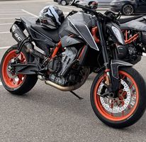 KTM 890 Duke R
