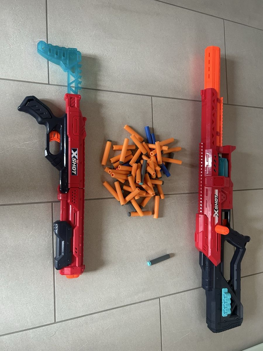 Nerf Jouets: Nerf Waffen mit Pfeiler  – D'occasion à Hirzel par nora1983 1