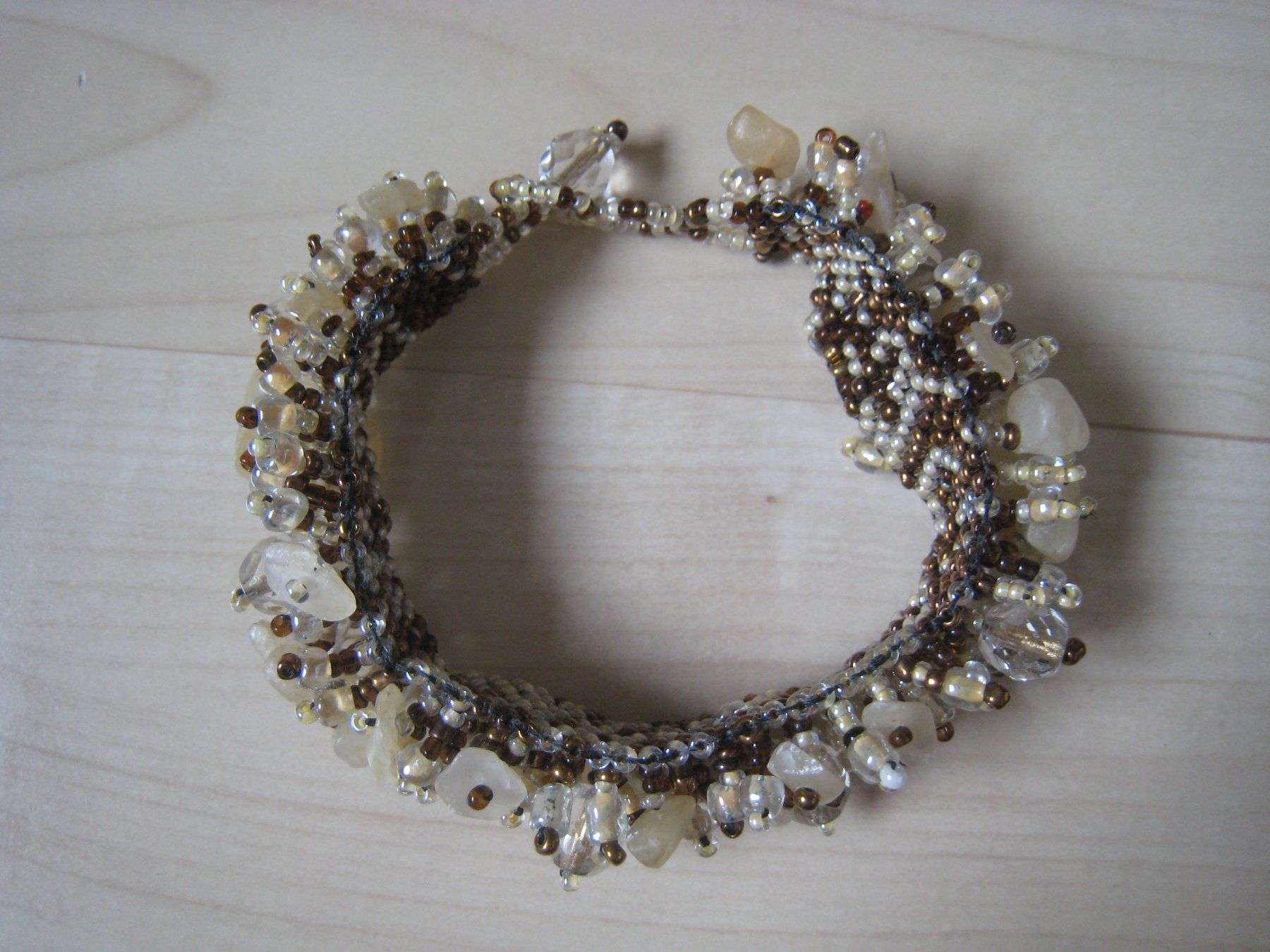 Bracciali & Braccialetti: schönes Schmuck Armband  mit Steinen – Usato da Dättlikon venduto da Mamakuga 1
