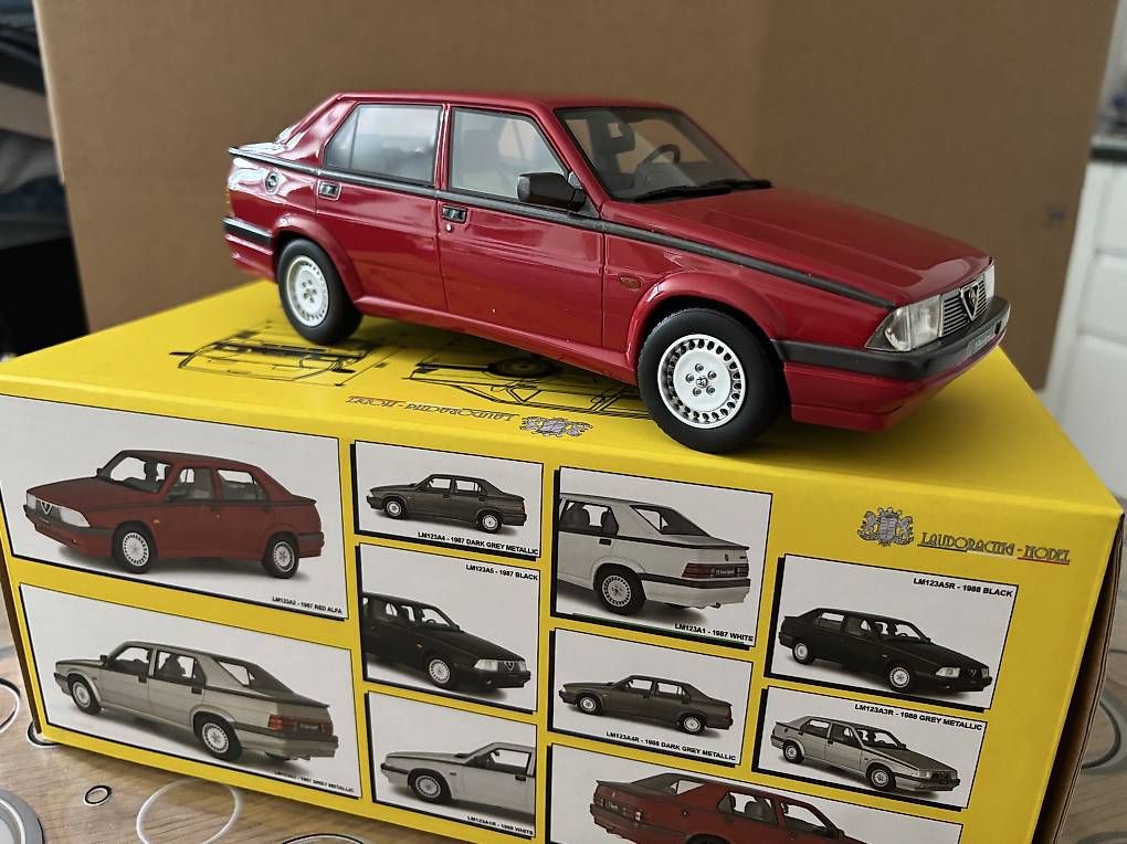 Modellbausätze & Standmodelle: Modellino Alfa Romeo 75 – Neu und originalverpackt aus Lodrino von angeloige
