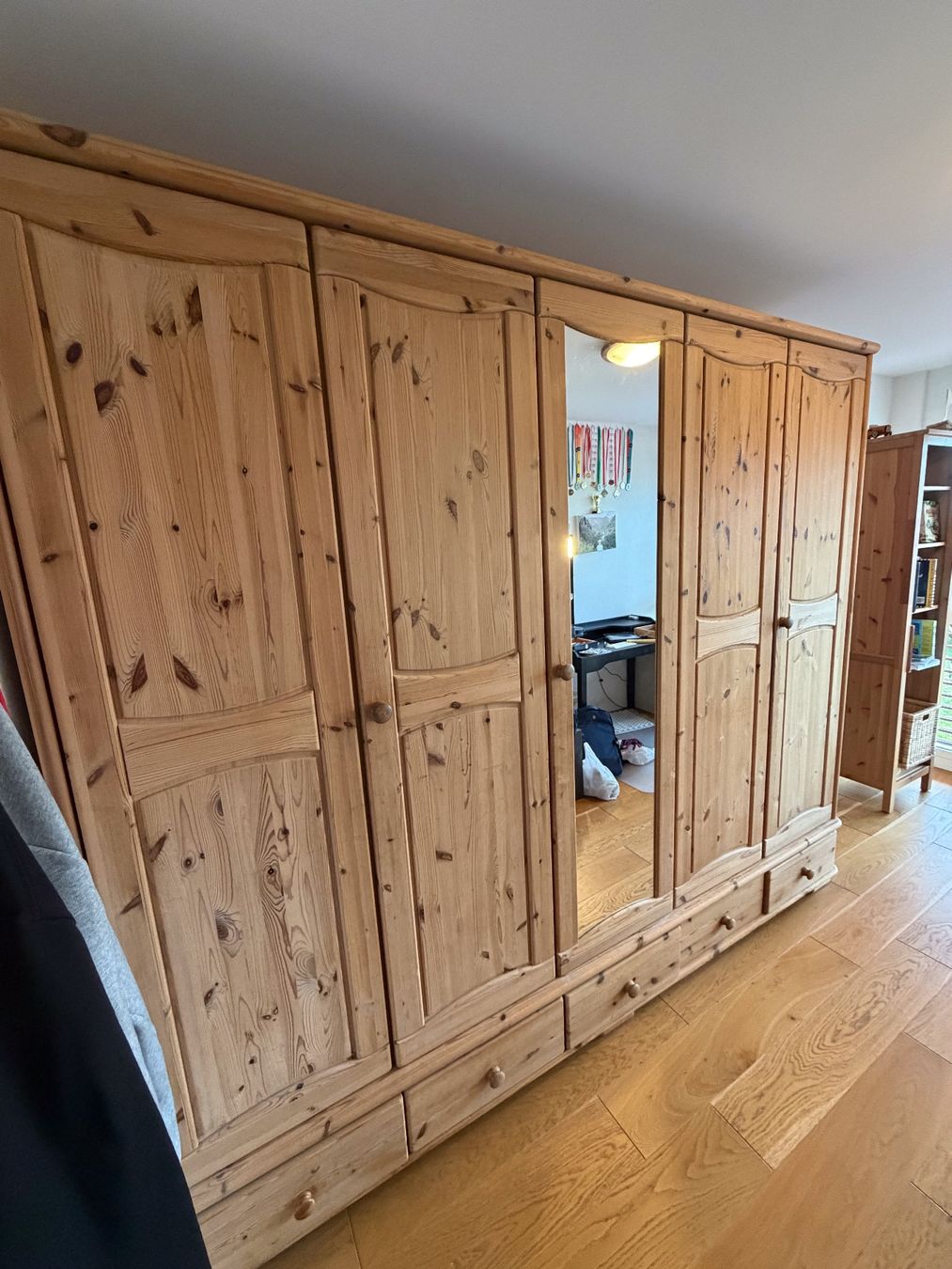 Armadi: Armoire en bois massif – Usato da St. Sulpice venduto da Littleman-04