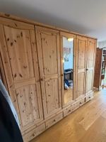 Armoire en bois massif
