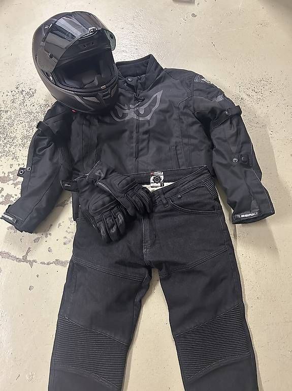 Lotti di vestiti: **NEUE MOTTORAD KLEIDUNG** – Nuovo e nell'imballaggio originale da Rorschacherberg venduto da sem_jkl7