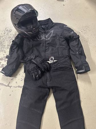 **NEUE MOTTORAD KLEIDUNG**