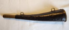 Antikes Jagdhorn / Signalhorn aus Messing mit Leder (28 cm)