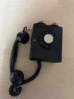 Altes Telefon schwarz Drehscheibe mit Hörer 