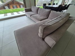 Gemütliches Ecksofa / Lounge-Sofa in Taupe-Grau zu verkaufen