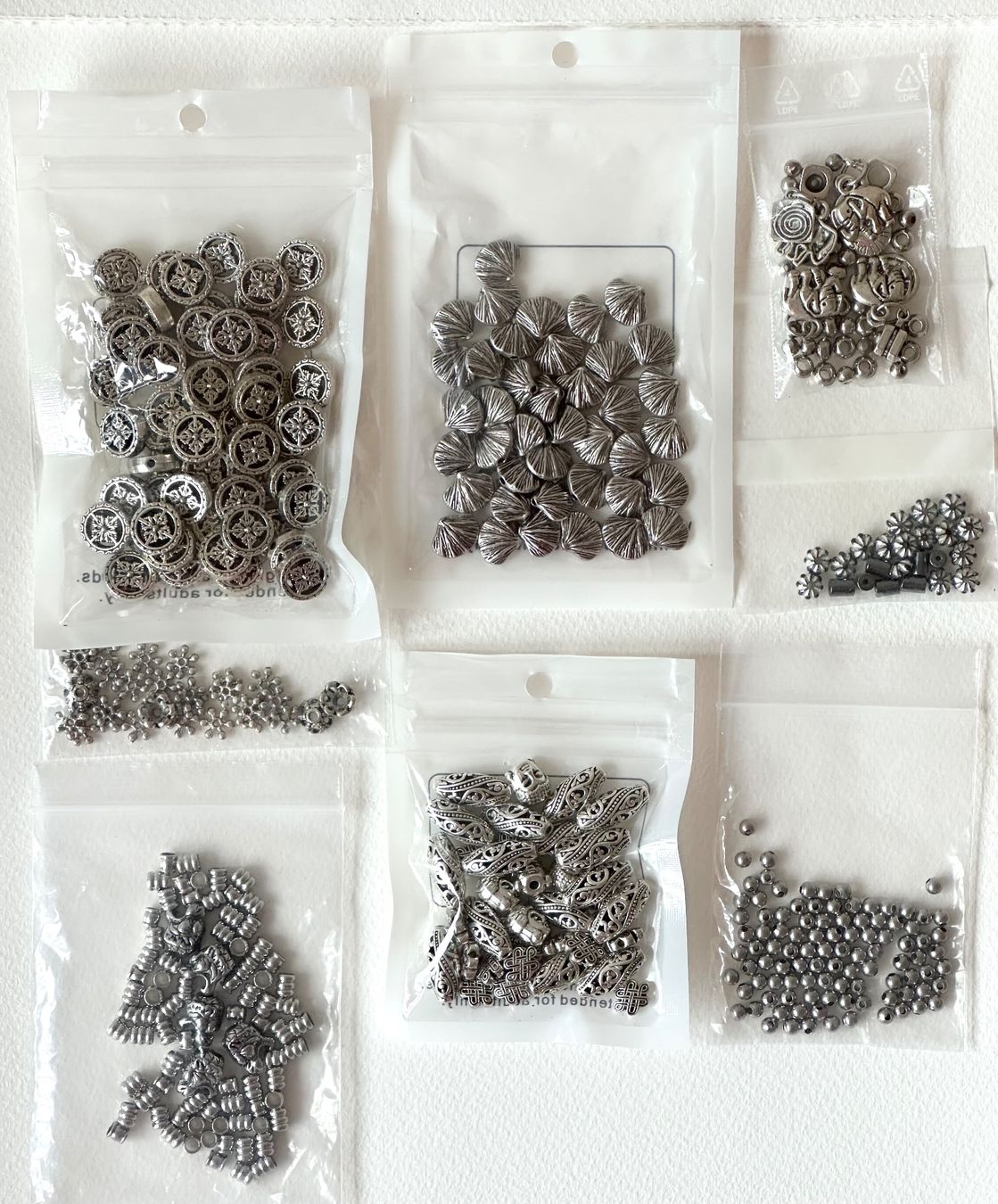 Perle (finte): Lot de perles pour fabrication de bijoux – Nuovo e nell'imballaggio originale da Genève venduto da Patricia1964
