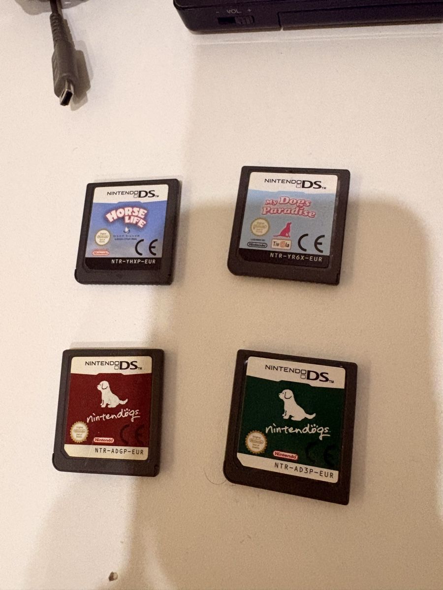 Nintendo Consoles: NINTENDO DS LITE+CHARGEUR+4JEUX – D'occasion à Dompierre FR par PRiT_Madara 1