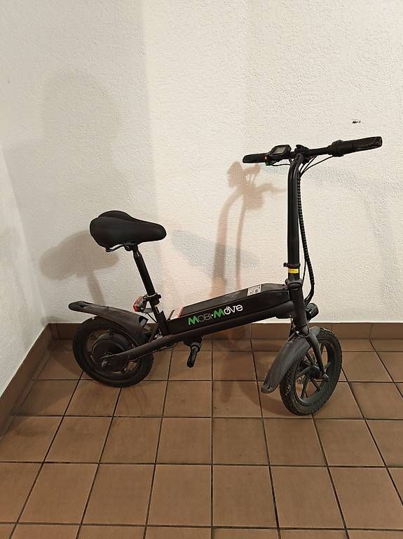 Kickboard: Trottinette électrique  – Usato da sierre venduto da al-falah