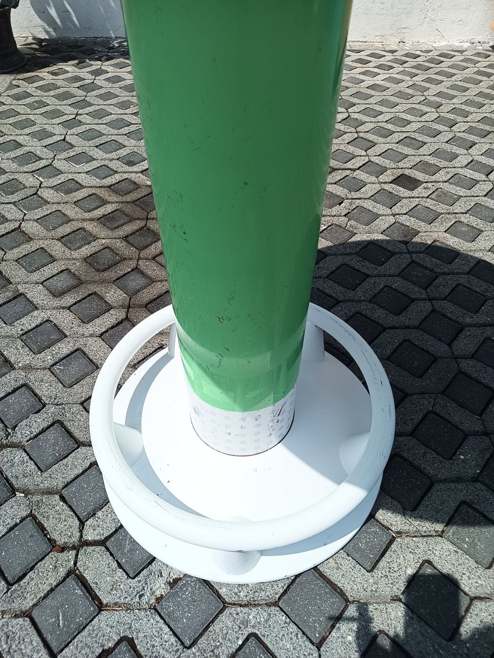 Tische: Stehtisch – Gebraucht aus Oberegg von A-Z.Handel.Loehrer 4