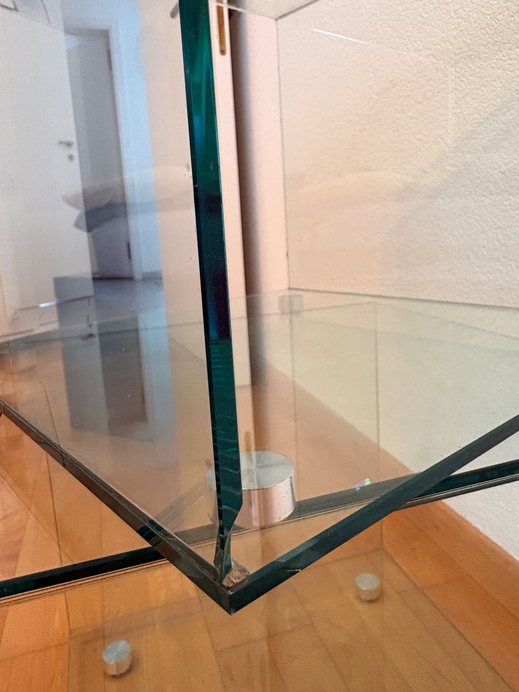 Pfister Comodini: 2 Glas Nachttischli / Tischli – Usato da Richterswil venduto da 1cacique 3