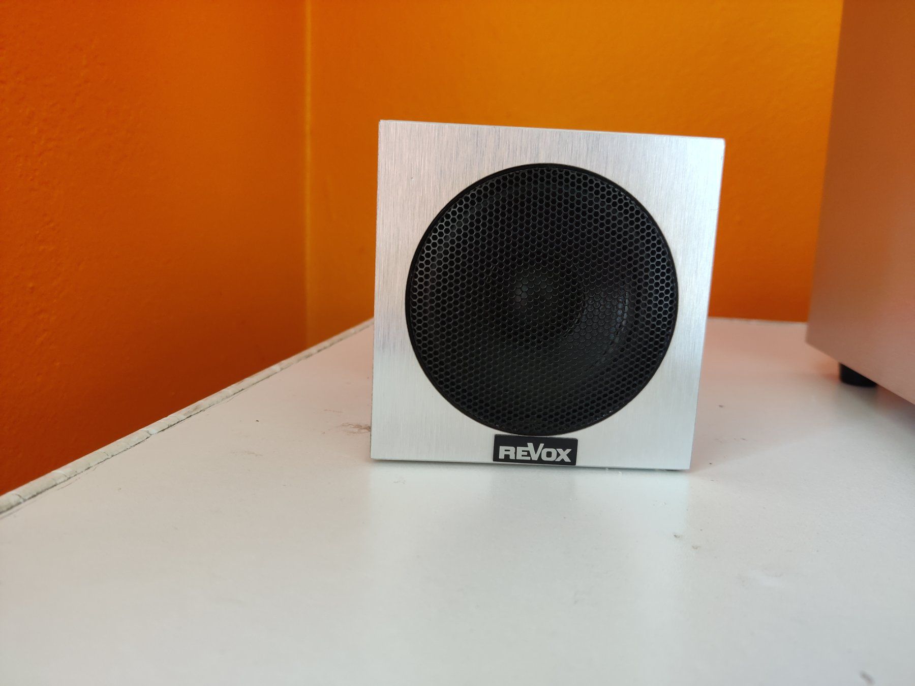 Revox Haut-parleurs: Revox Active SUB 03 + Elegance Magic Cube Lautsprecher – D'occasion à Novazzano par cri_kd9t 1