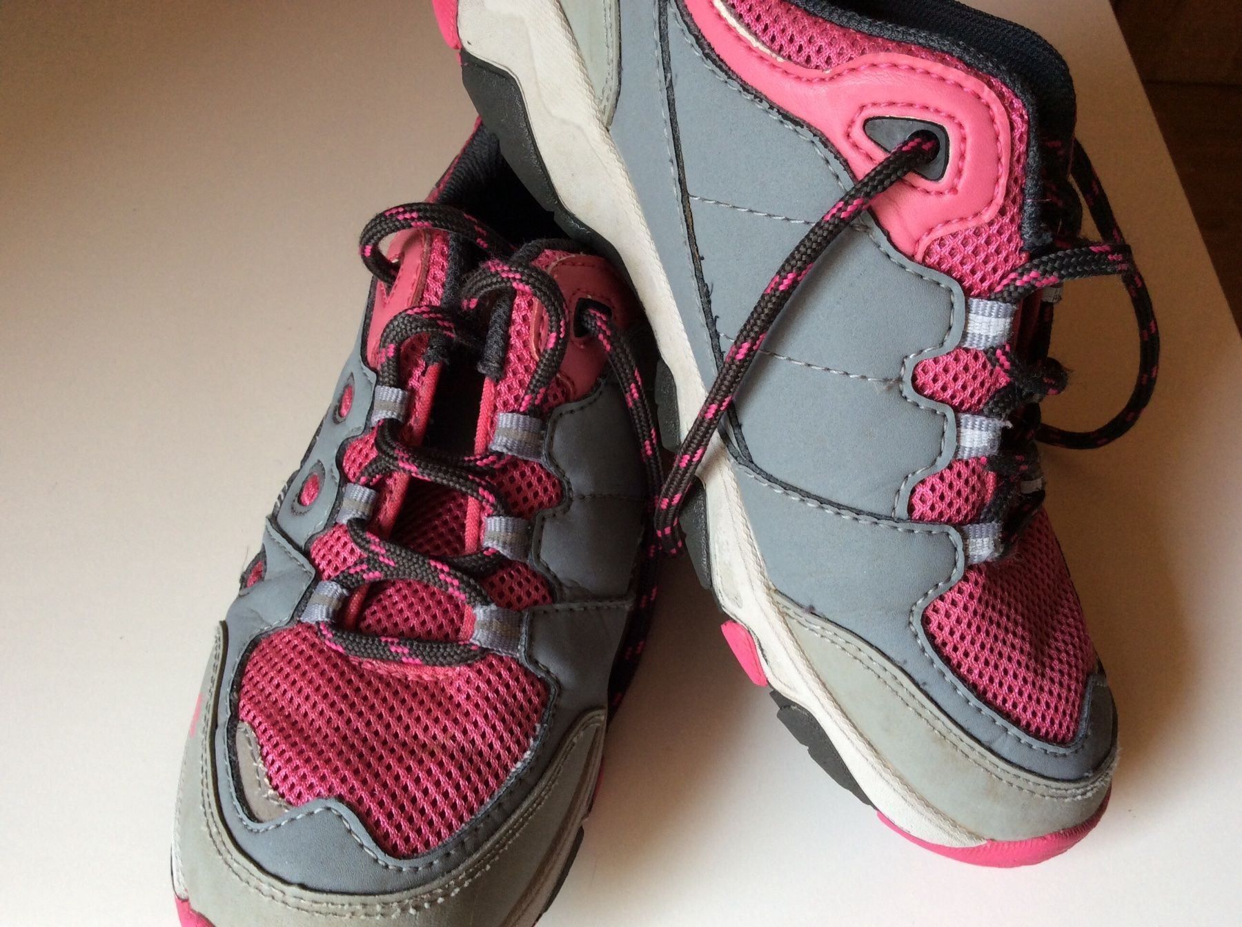Scarpe per ragazze: Jack Wolfskin Gr. 33 – Usato da Roveredo GR venduto da Keks78 2