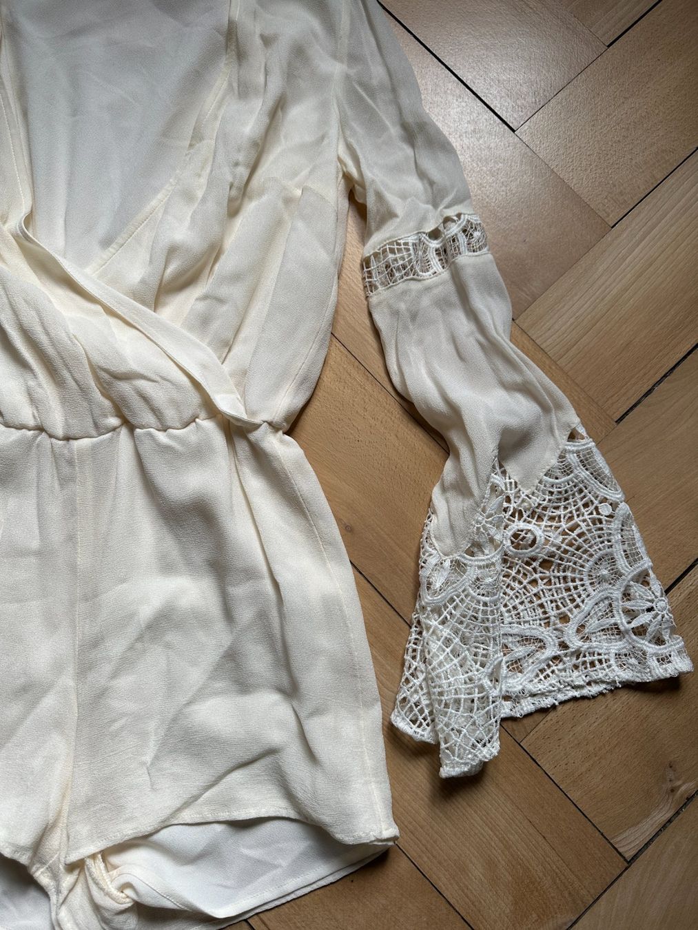 H&M Jumpsuits: Jumpsuit crèmefarben mit Spitze - 34 – Gebraucht aus Zürich von Diazaio 1