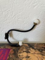 Antiker Wandhaken mit Defekten, Garderobe