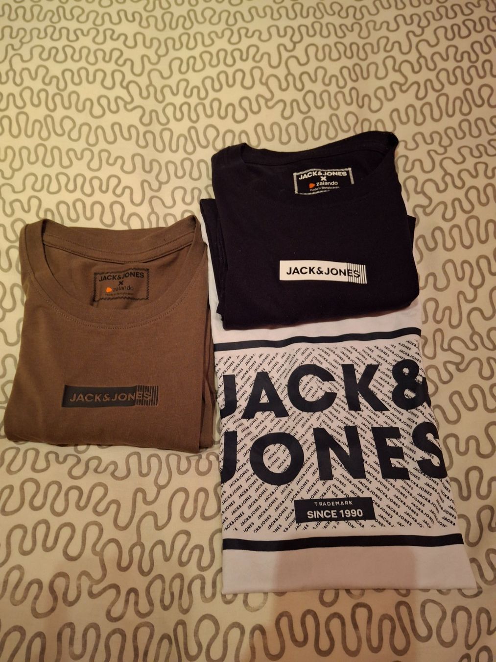 Jack & Jones T-shirt: T-shirt taille S marque Jack & Jones – Usato da Villiers venduto da san_jn5w 3