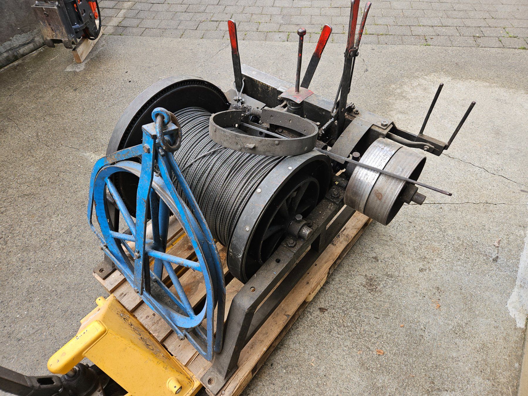 Sonstiges zum Lager & Transport: Seilwindenbock – Gebraucht aus Ibach von mar_q25f 1